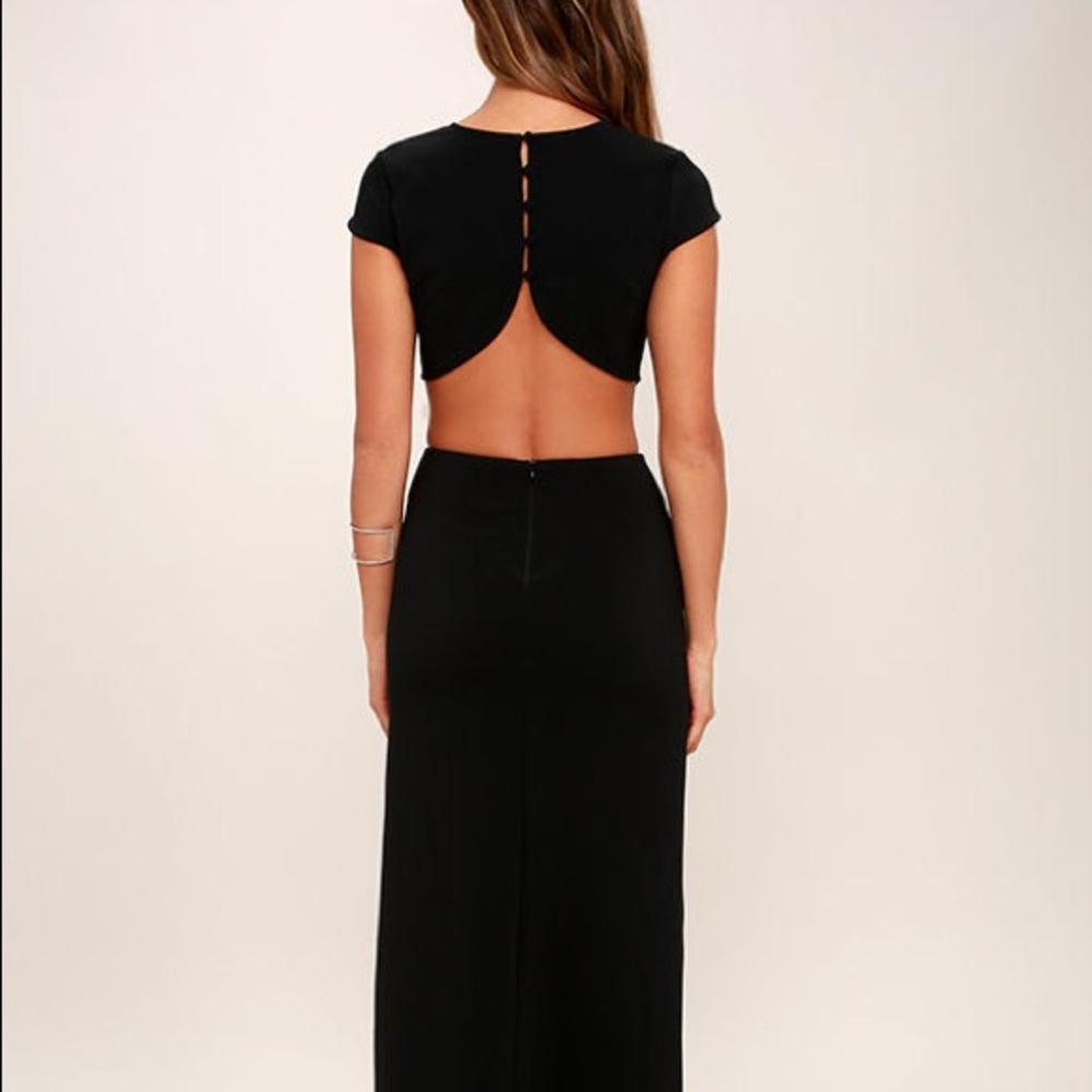 “Lulu’s” Black, Backless Maxi Dress! - Picture 4 of 8